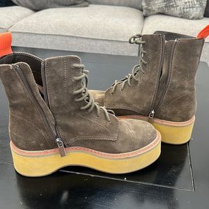 Boots!!😍